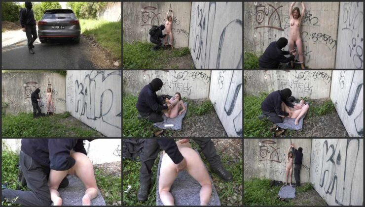 Outdoor Fisting for Karina