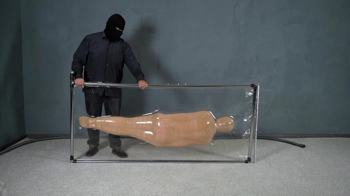 Turns in a vacuum mummification bed
