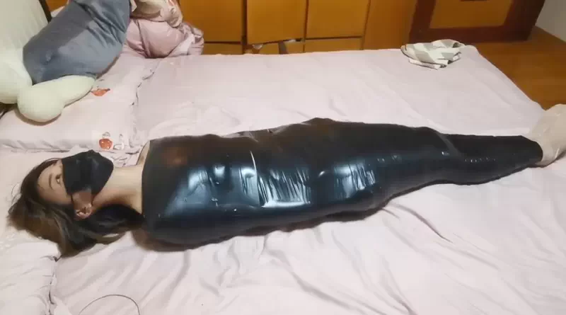 Heavy Mummification and Breath Play