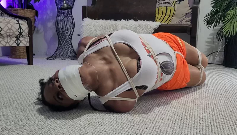 The Hooters girl and the angry older woman