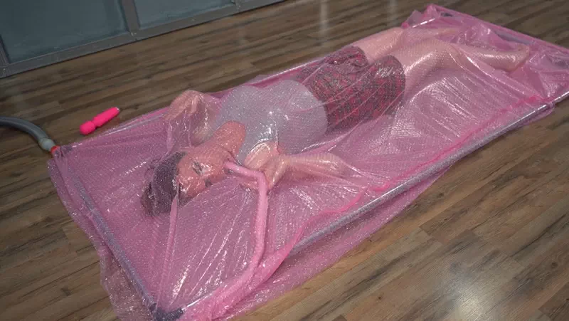 Bubble vacuum mattress or pink cloud
