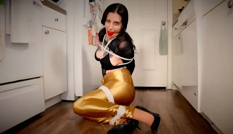 Kinky Fun With The Baddie Next Door