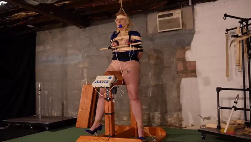 Vivica Painfully Endures Testing the New Device