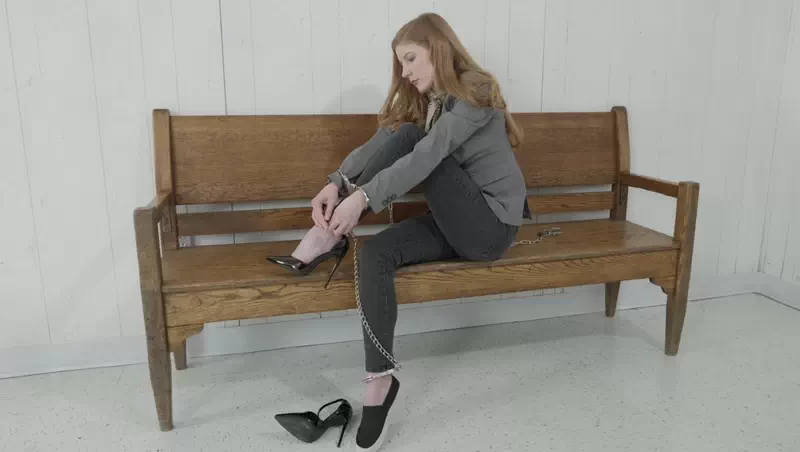 Elle has a warrant part 1