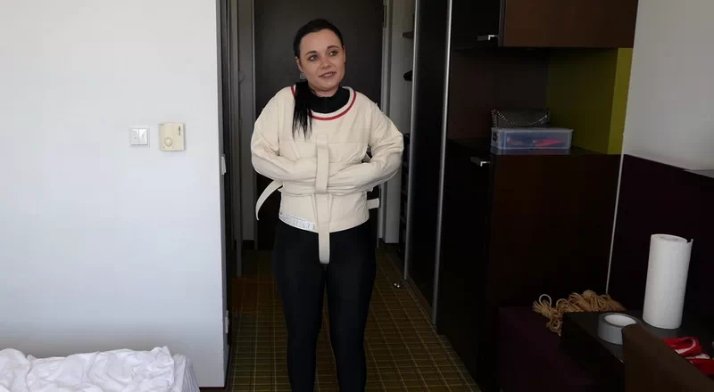 Roxys Posey Straitjacket Walk