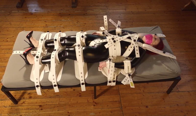Dominatrix Strong Panda Tricked Into Segufix Restraints