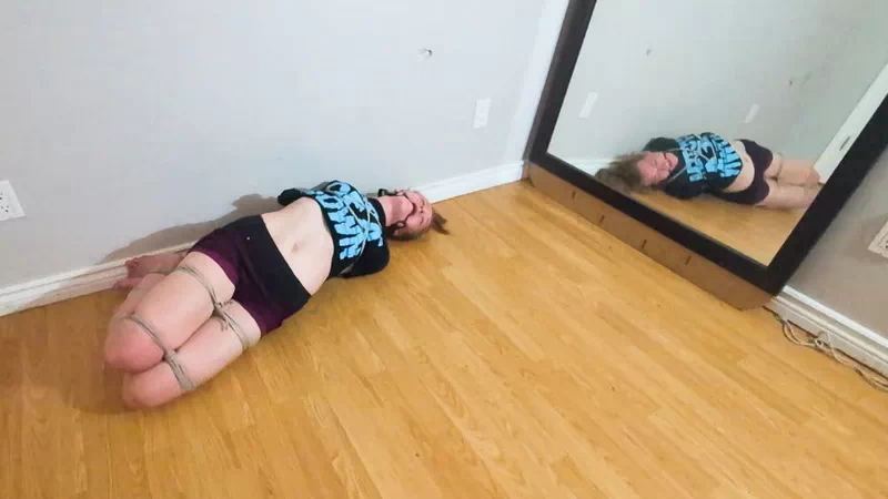 Hogties for hopping away